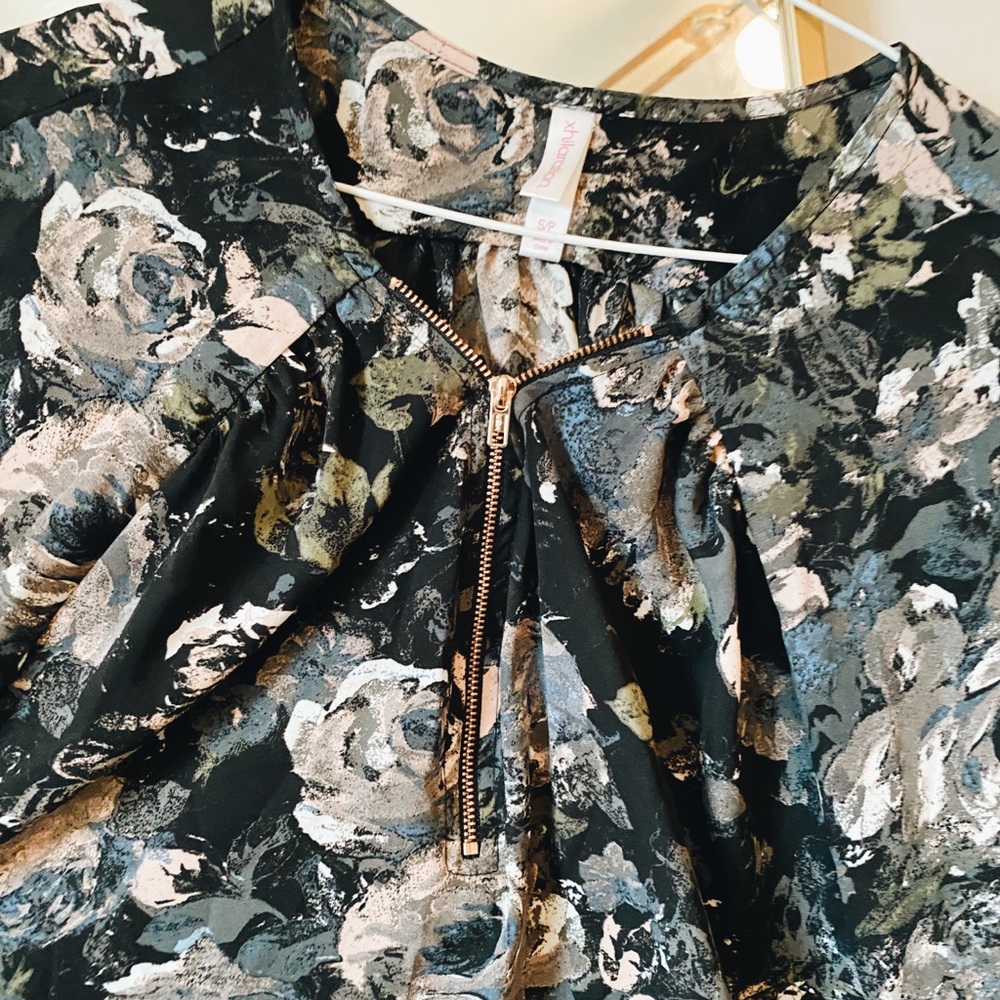 Front zipper floral blouse